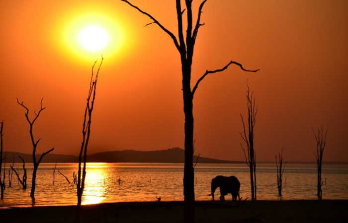 Lake Kariba, Zimbabwe family holidays, places to visit