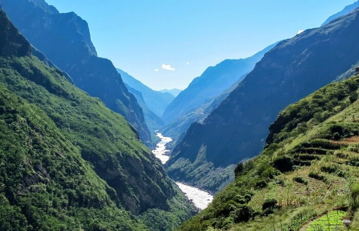 Family trekking holidays in Tiger Leaping Gorge