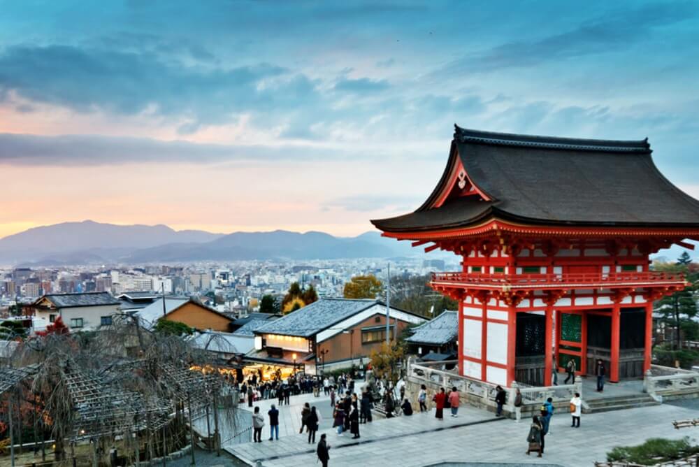 Family holidays in Japan + Kiyomizu-dera, independent Buddhist temple in eastern Kyoto