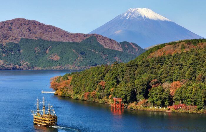 Pirate ship on Lake Ashi - Japan with kids itinerary