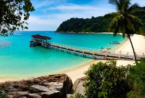 Perhentian Islands - beach and azure sea - Borneo and Malaysia itinerary