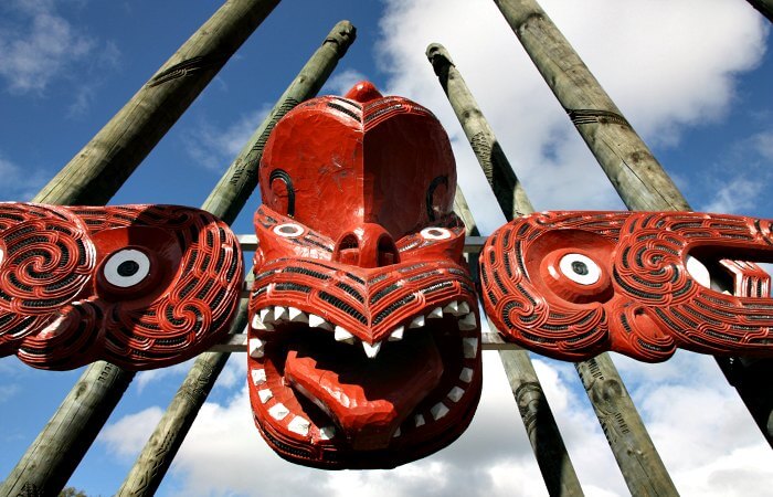 Places to visit in New Zealand - Maori carving - Rotorua