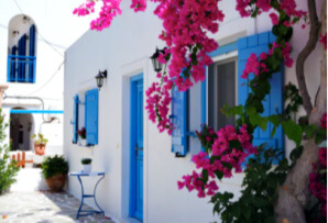Greece itineraries - typical village street in the Cyclades