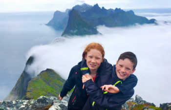 Hiking above the clouds in Nrway