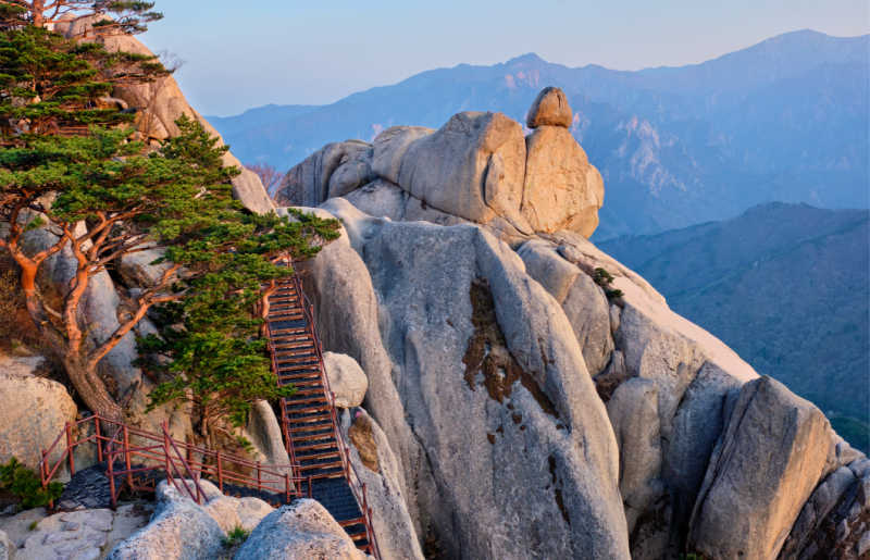 Seoraksan National Park, peak at sunset