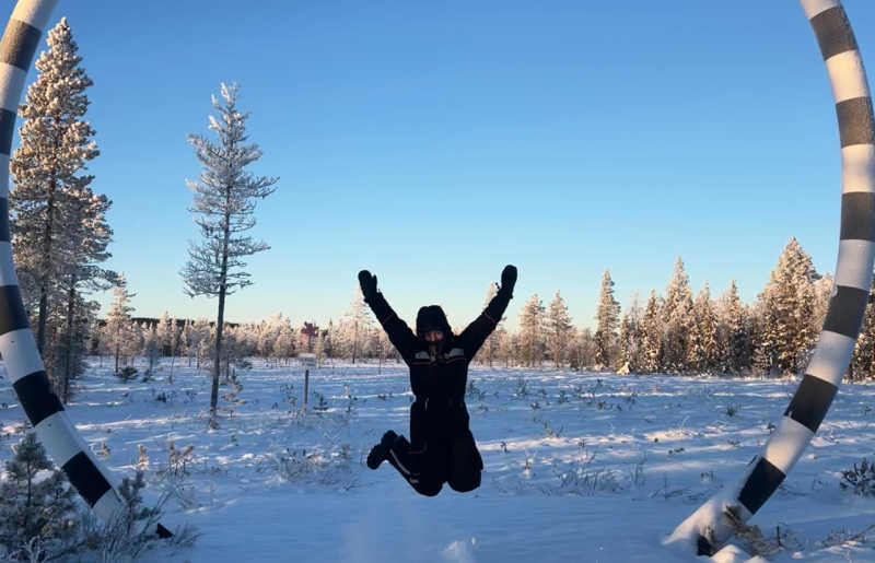 Customer reviews from family trips to Sweden, girl jumping in snowy landscape