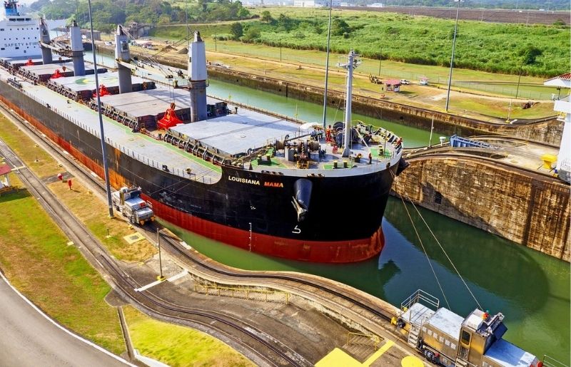 Large ship navigates the Panama Canal - visit on family-friendly holidays in Panama