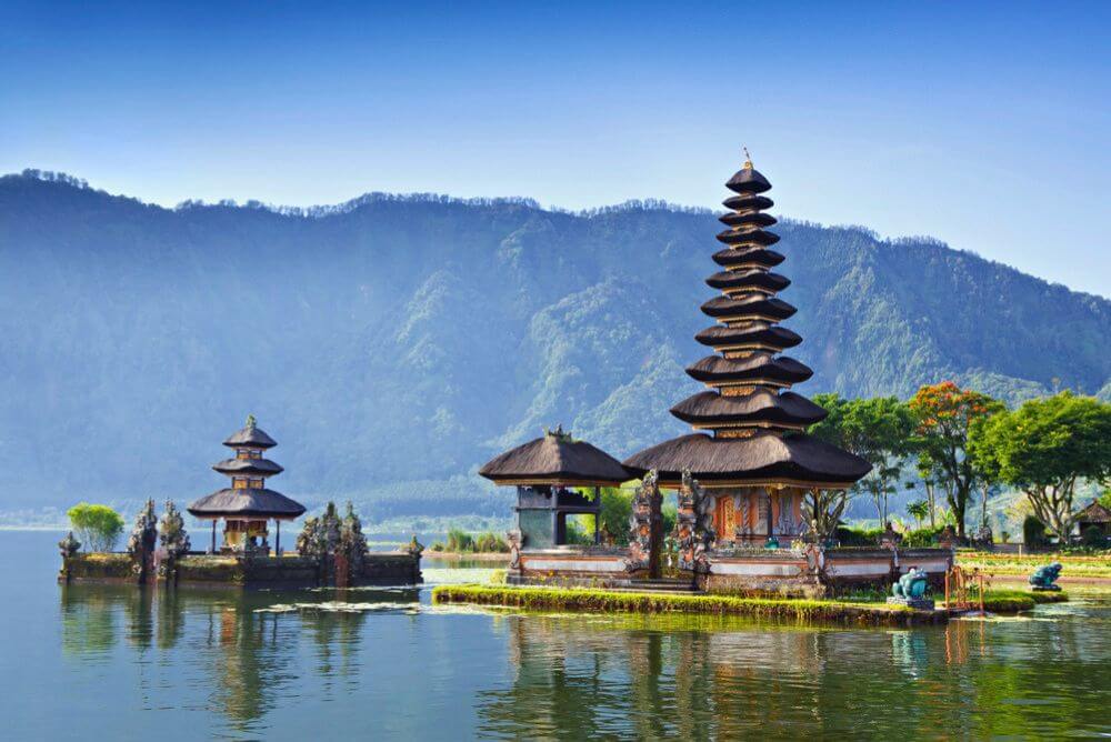 Pura Beratan Temple reflected in the lake, Bali