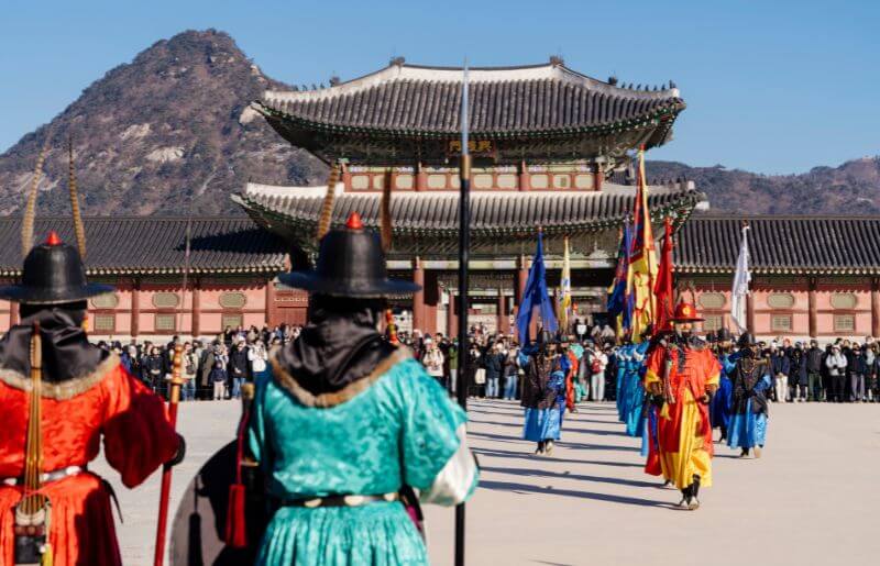 Colourful Royal Guard Changing Ceremony in Gyeongbokgung Palace